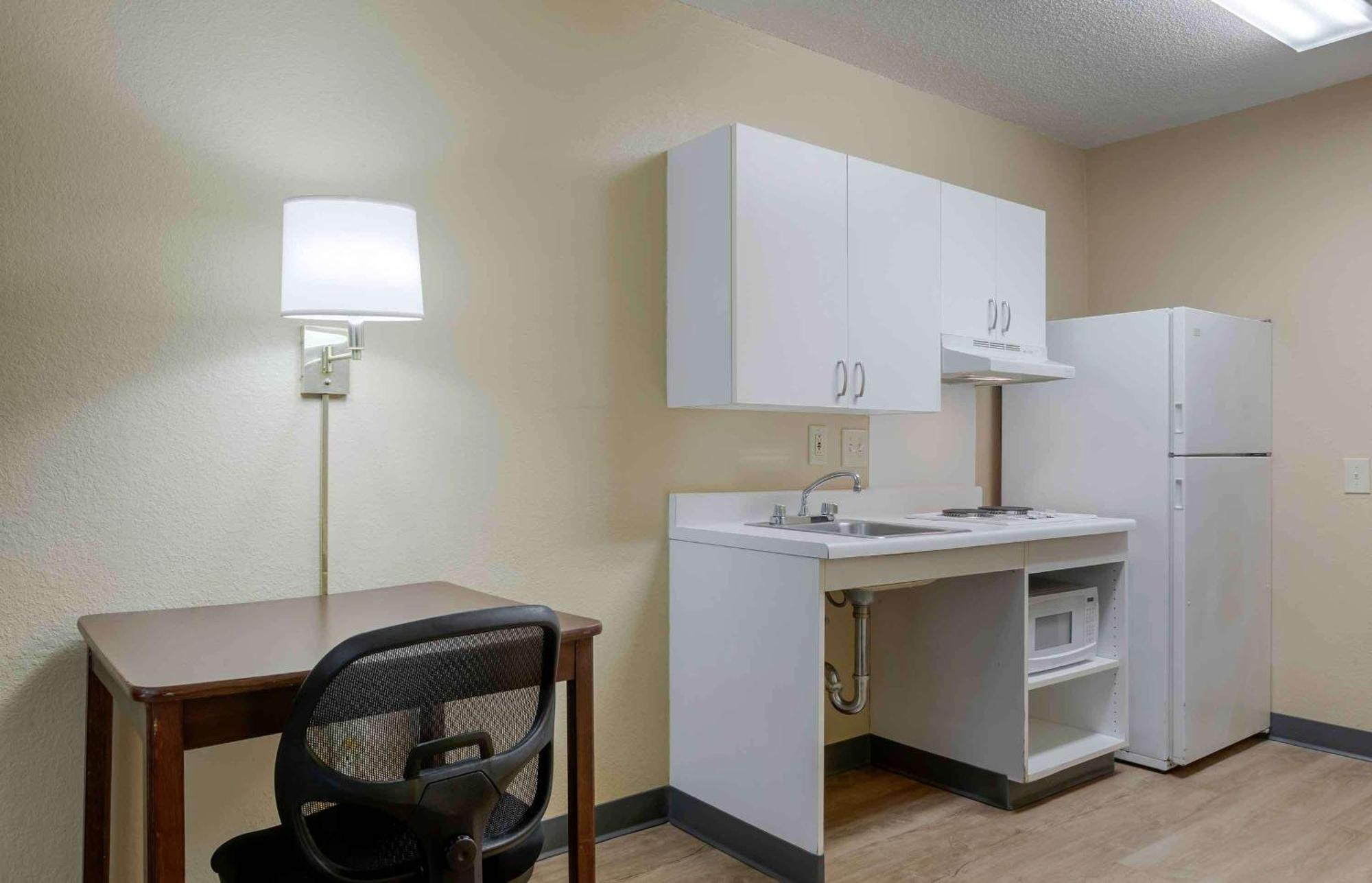 Extended Stay America Select Suites - Raleigh - Rtp - 4610 Miami Blvd Durham Eksteriør bilde